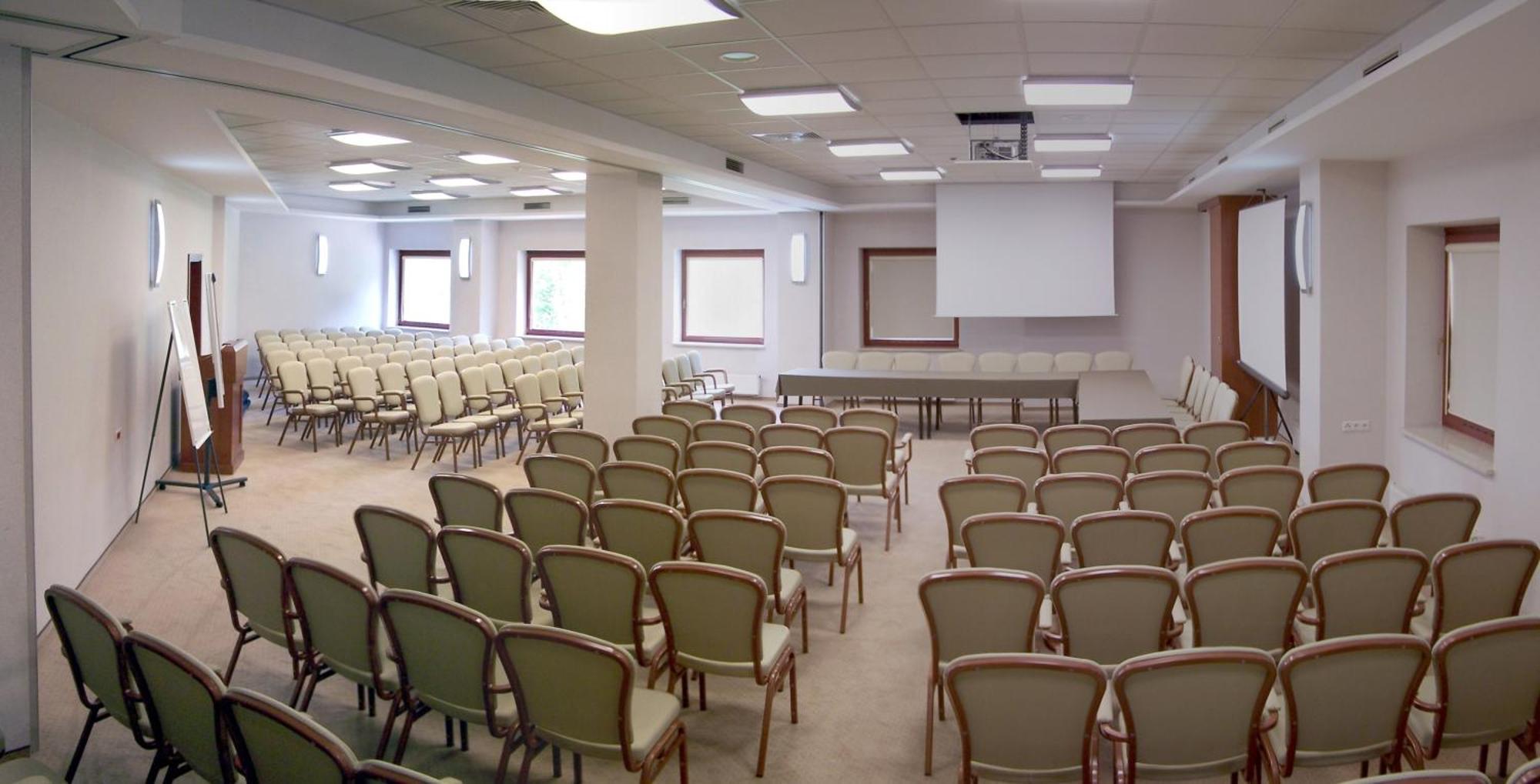 Hotel Belweder Ustron Kültér fotó The main conference room