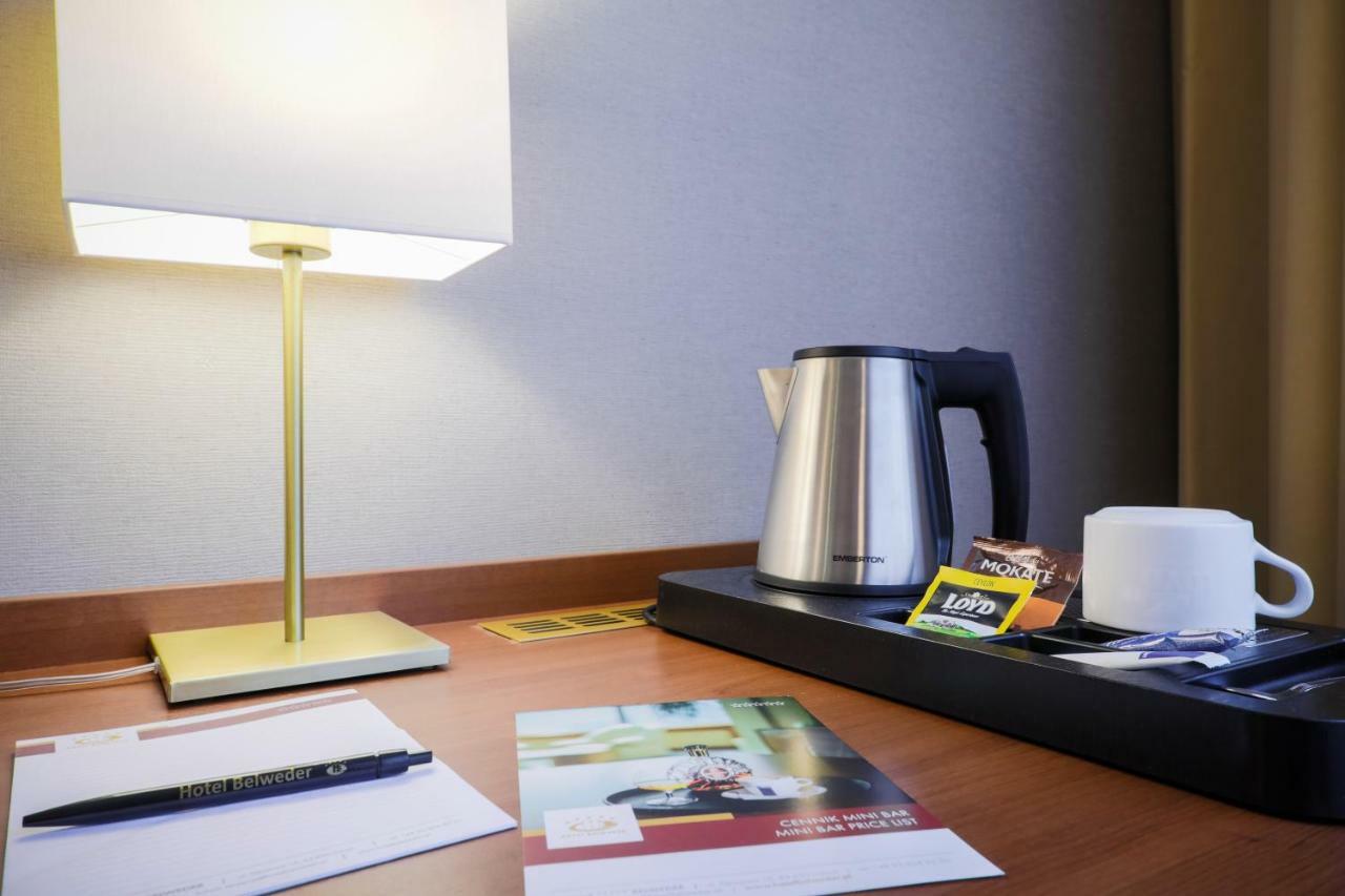 Hotel Belweder Ustron Kültér fotó A kettle in a hotel room