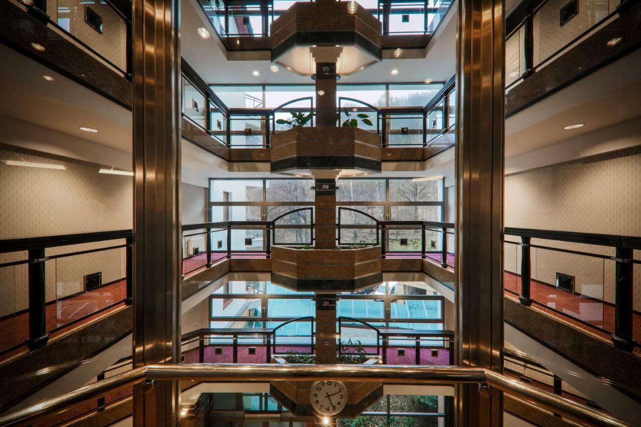 Hotel Belweder Ustron Kültér fotó Interior of the hotel