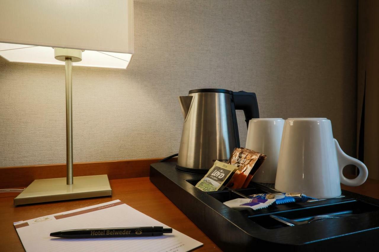 Hotel Belweder Ustron Kültér fotó A kettle in a hotel room